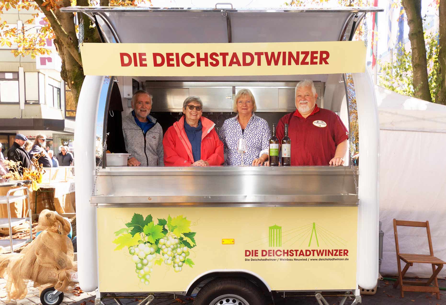 verkaufsanhaenger-mobile-weinbar-buddystar