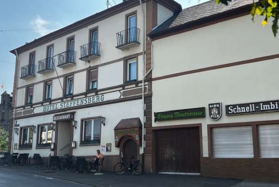 Enkirch Brunnenplatz, Ladenlokal, Gastronomie mieten oder kaufen