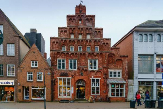 Husum Großstraße, Ladenlokal, Gastronomie mieten oder kaufen