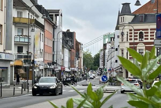 Köln / Rodenkirchen , Ladenlokal, Gastronomie mieten oder kaufen