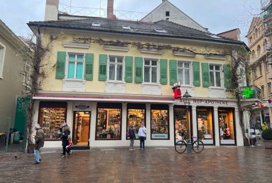 Baden-Baden Lange Straße (links), Ladenlokal, Gastronomie mieten oder kaufen