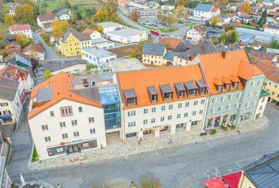 Viechtach Stadtplatz, Ladenlokal, Gastronomie mieten oder kaufen