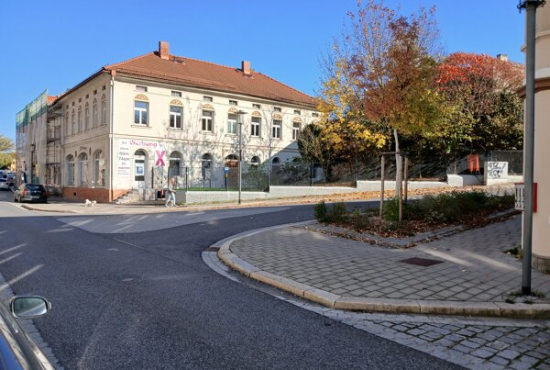 Pößneck Neustädter Ecke Goethestr., Ladenlokal, Gastronomie mieten oder kaufen