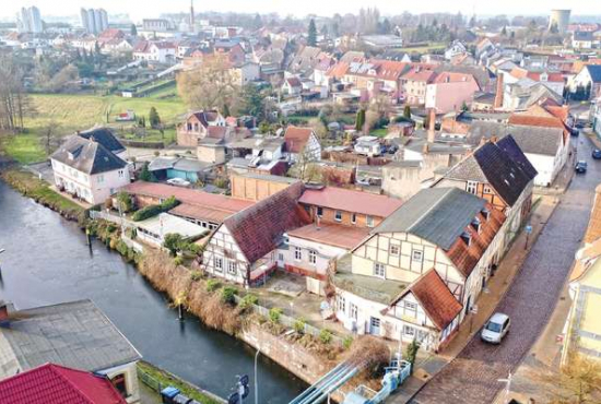 Lübz Mühlenstraße, Ladenlokal, Gastronomie mieten oder kaufen