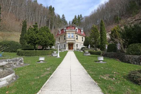 Bad Urach Wiesentalstraße, Ladenlokal, Gastronomie mieten oder kaufen