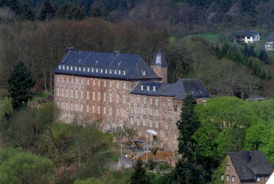 Schleiden Vorburg, Ladenlokal, Gastronomie mieten oder kaufen