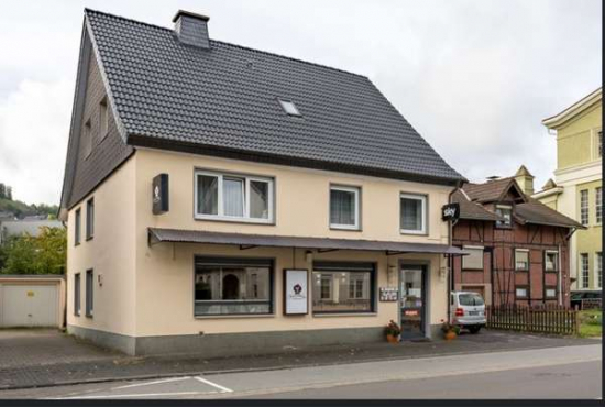 Lennestadt Meggener Straße, Ladenlokal, Gastronomie mieten oder kaufen